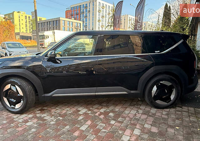 Чорний Кіа EV9, об'ємом двигуна 0 л та пробігом 25 тис. км за 38500 $, фото 8 на Automoto.ua