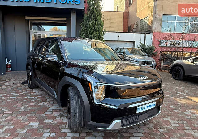 Чорний Кіа EV9, об'ємом двигуна 0 л та пробігом 25 тис. км за 38500 $, фото 5 на Automoto.ua