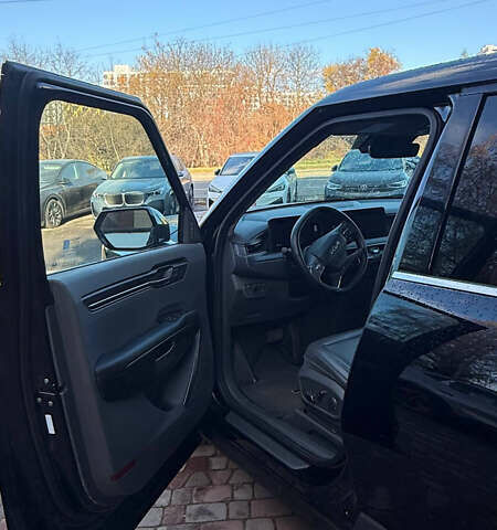 Чорний Кіа EV9, об'ємом двигуна 0 л та пробігом 25 тис. км за 38500 $, фото 11 на Automoto.ua