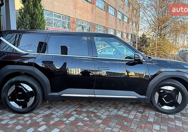 Чорний Кіа EV9, об'ємом двигуна 0 л та пробігом 25 тис. км за 38500 $, фото 10 на Automoto.ua