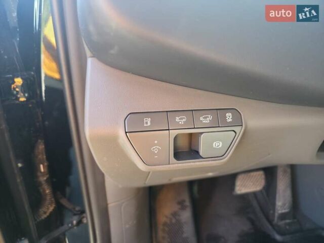 Чорний Кіа EV9, об'ємом двигуна 0 л та пробігом 9 тис. км за 53900 $, фото 73 на Automoto.ua