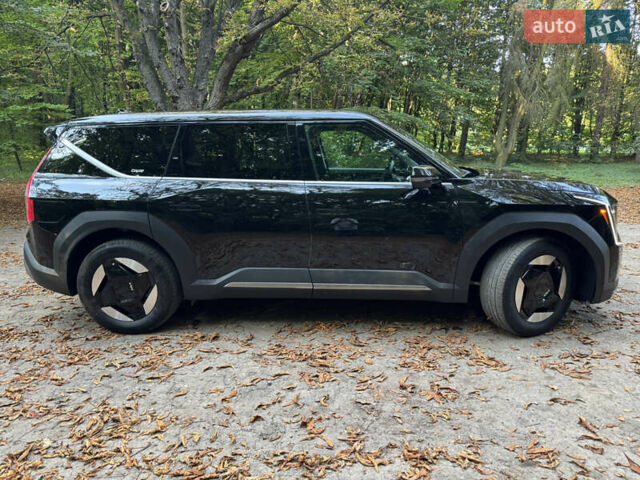 Черный Киа EV9, объемом двигателя 0 л и пробегом 18 тыс. км за 40500 $, фото 11 на Automoto.ua