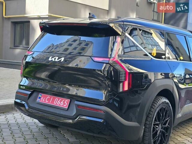 Чорний Кіа EV9, об'ємом двигуна 0 л та пробігом 9 тис. км за 53900 $, фото 6 на Automoto.ua