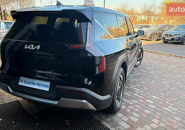 Чорний Кіа EV9, об'ємом двигуна 0 л та пробігом 25 тис. км за 38500 $, фото 2 на Automoto.ua