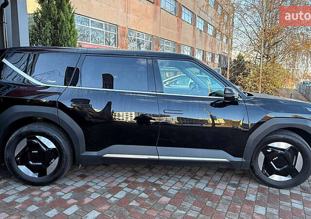 Чорний Кіа EV9, об'ємом двигуна 0 л та пробігом 25 тис. км за 38500 $, фото 7 на Automoto.ua