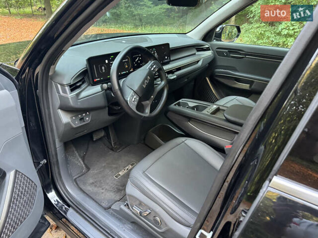 Черный Киа EV9, объемом двигателя 0 л и пробегом 18 тыс. км за 40500 $, фото 15 на Automoto.ua