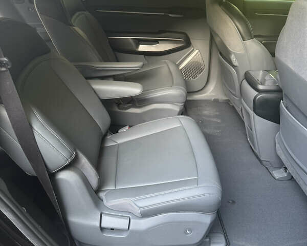 Черный Киа EV9, объемом двигателя 0 л и пробегом 18 тыс. км за 40500 $, фото 34 на Automoto.ua