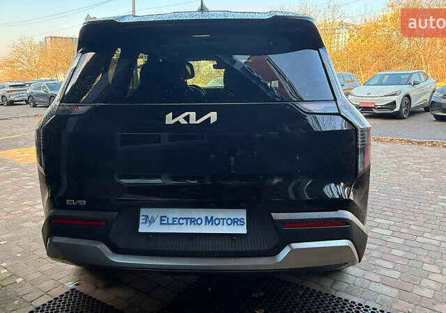 Чорний Кіа EV9, об'ємом двигуна 0 л та пробігом 25 тис. км за 38500 $, фото 3 на Automoto.ua