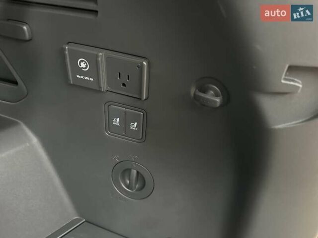 Серый Киа EV9, объемом двигателя 0 л и пробегом 16 тыс. км за 39800 $, фото 30 на Automoto.ua