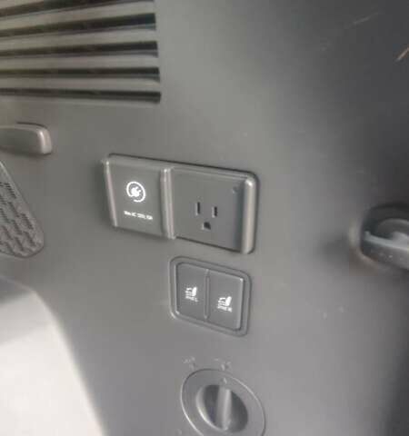 Сірий Кіа EV9, об'ємом двигуна 0 л та пробігом 46 тис. км за 38400 $, фото 14 на Automoto.ua