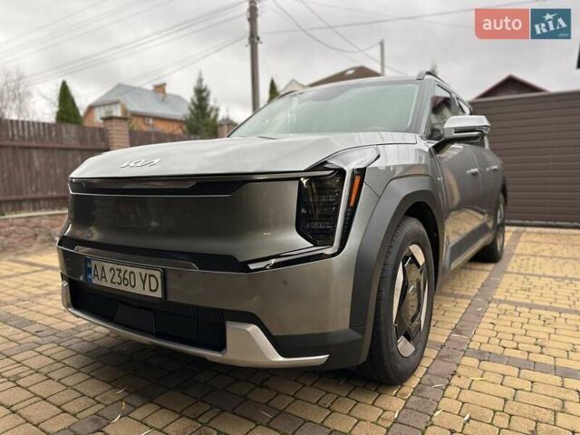 Серый Киа EV9, объемом двигателя 0 л и пробегом 16 тыс. км за 39800 $, фото 26 на Automoto.ua