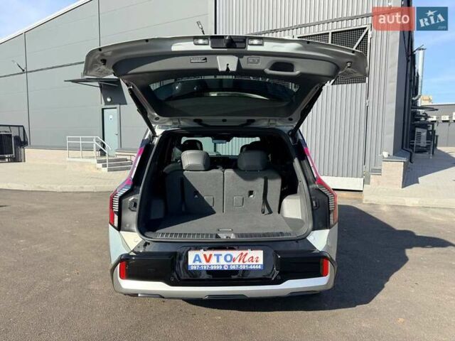 Серый Киа EV9, объемом двигателя 0 л и пробегом 8 тыс. км за 49500 $, фото 11 на Automoto.ua