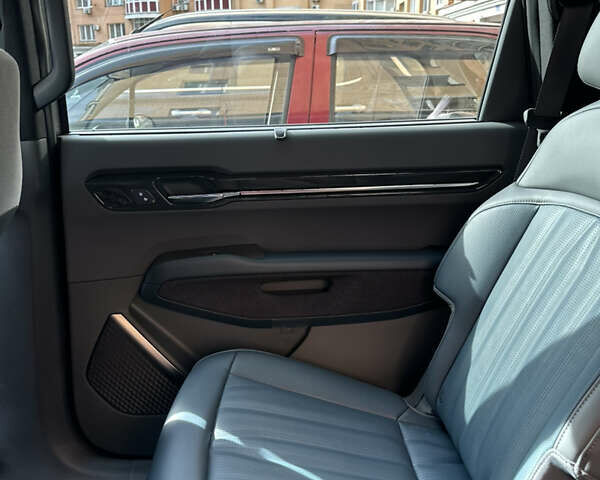 Серый Киа EV9, объемом двигателя 0 л и пробегом 8 тыс. км за 61000 $, фото 8 на Automoto.ua