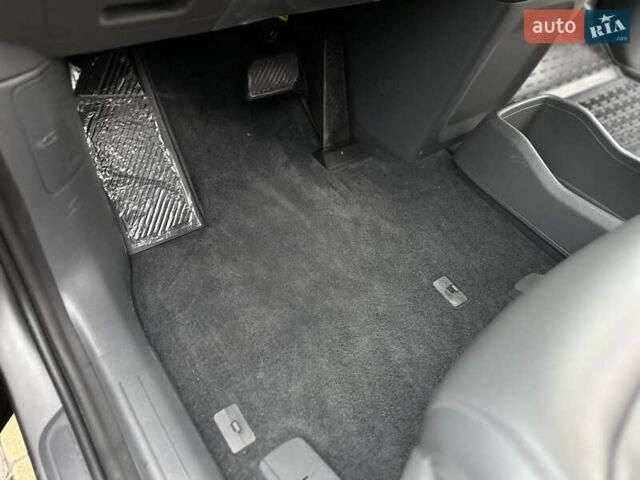 Серый Киа EV9, объемом двигателя 0 л и пробегом 16 тыс. км за 39800 $, фото 15 на Automoto.ua