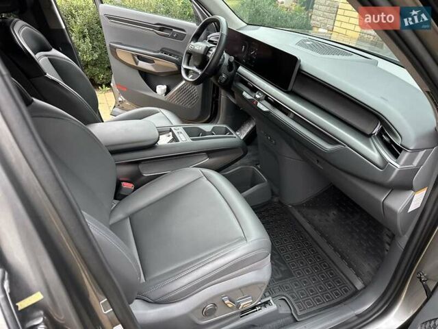 Серый Киа EV9, объемом двигателя 0 л и пробегом 16 тыс. км за 39800 $, фото 16 на Automoto.ua