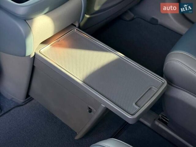 Серый Киа EV9, объемом двигателя 0 л и пробегом 8 тыс. км за 49500 $, фото 50 на Automoto.ua