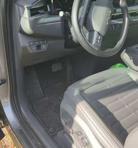 Сірий Кіа EV9, об'ємом двигуна 0 л та пробігом 46 тис. км за 38400 $, фото 9 на Automoto.ua