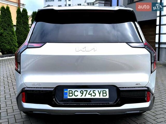 Серый Киа EV9, объемом двигателя 0 л и пробегом 9 тыс. км за 48500 $, фото 33 на Automoto.ua