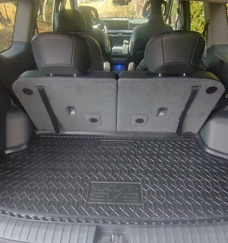 Сірий Кіа EV9, об'ємом двигуна 0 л та пробігом 46 тис. км за 38400 $, фото 18 на Automoto.ua