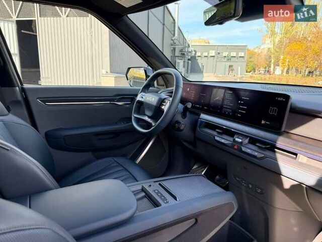 Серый Киа EV9, объемом двигателя 0 л и пробегом 8 тыс. км за 49500 $, фото 30 на Automoto.ua