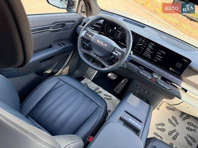 Серый Киа EV9, объемом двигателя 0 л и пробегом 8 тыс. км за 49500 $, фото 34 на Automoto.ua
