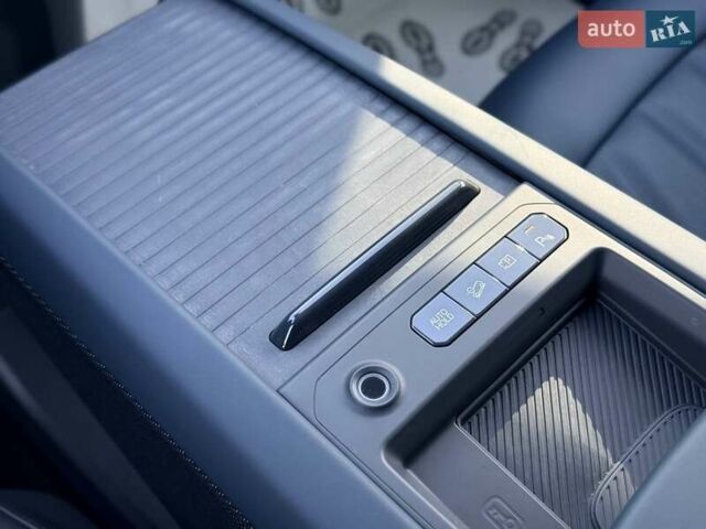 Серый Киа EV9, объемом двигателя 0 л и пробегом 8 тыс. км за 49500 $, фото 36 на Automoto.ua