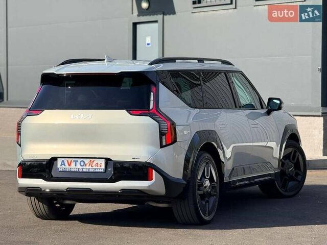 Серый Киа EV9, объемом двигателя 0 л и пробегом 8 тыс. км за 49500 $, фото 16 на Automoto.ua