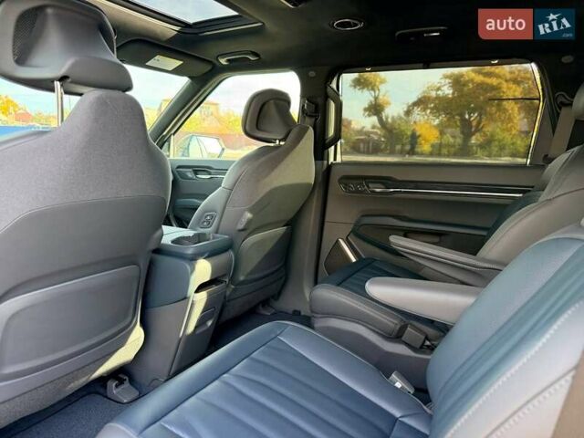 Серый Киа EV9, объемом двигателя 0 л и пробегом 8 тыс. км за 49500 $, фото 22 на Automoto.ua