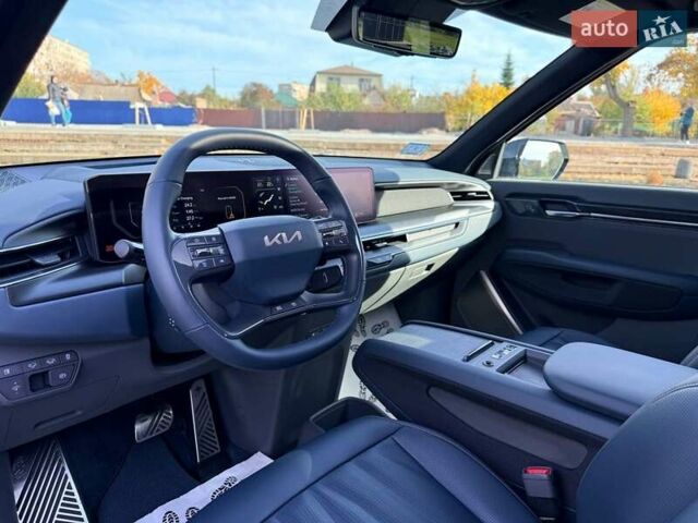 Серый Киа EV9, объемом двигателя 0 л и пробегом 8 тыс. км за 49500 $, фото 20 на Automoto.ua