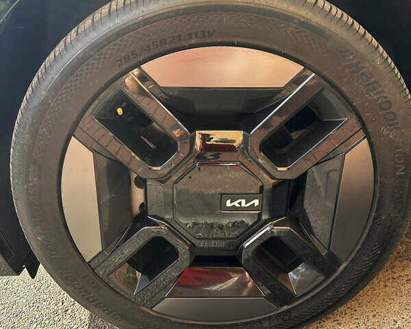 Серый Киа EV9, объемом двигателя 0 л и пробегом 8 тыс. км за 61000 $, фото 45 на Automoto.ua