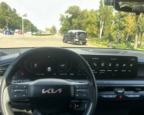 Серый Киа EV9, объемом двигателя 0 л и пробегом 19 тыс. км за 59000 $, фото 14 на Automoto.ua