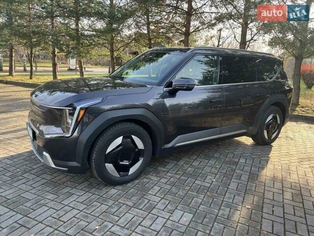 Серый Киа EV9, объемом двигателя 0 л и пробегом 30 тыс. км за 41985 $, фото 33 на Automoto.ua