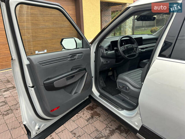 Серый Киа EV9, объемом двигателя 0 л и пробегом 12 тыс. км за 44000 $, фото 9 на Automoto.ua