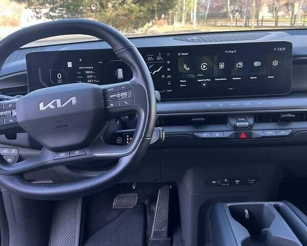 Серый Киа EV9, объемом двигателя 0 л и пробегом 30 тыс. км за 41985 $, фото 7 на Automoto.ua