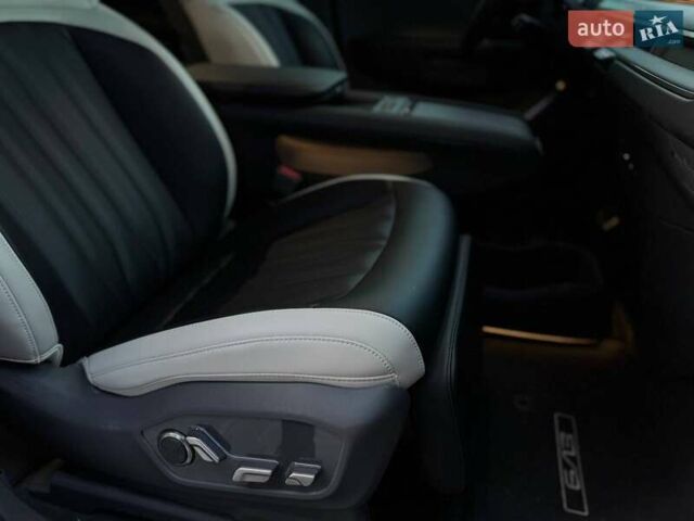 Серый Киа EV9, объемом двигателя 0 л и пробегом 11 тыс. км за 44500 $, фото 38 на Automoto.ua