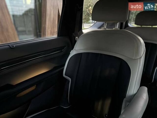 Сірий Кіа EV9, об'ємом двигуна 0 л та пробігом 11 тис. км за 47000 $, фото 26 на Automoto.ua