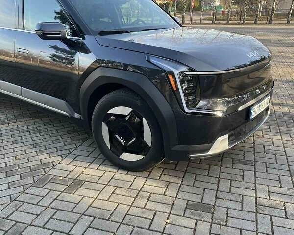 Серый Киа EV9, объемом двигателя 0 л и пробегом 30 тыс. км за 41985 $, фото 41 на Automoto.ua