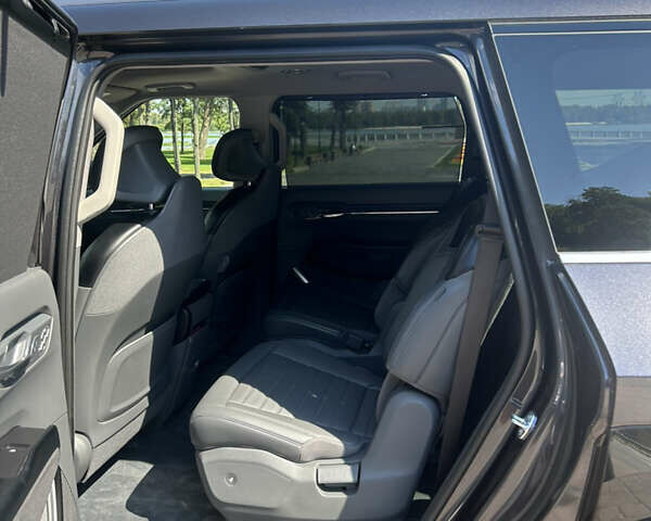 Сірий Кіа EV9, об'ємом двигуна 0 л та пробігом 19 тис. км за 59000 $, фото 28 на Automoto.ua