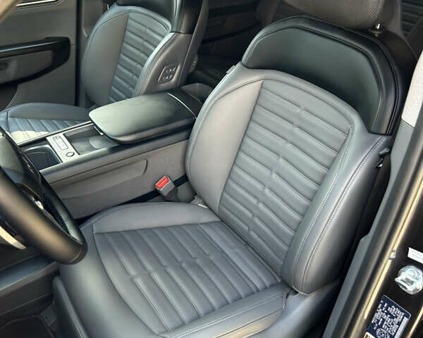 Серый Киа EV9, объемом двигателя 0 л и пробегом 19 тыс. км за 59000 $, фото 17 на Automoto.ua