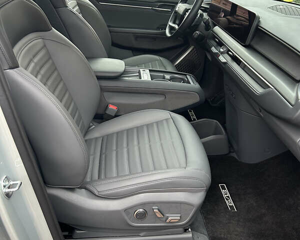 Серый Киа EV9, объемом двигателя 0 л и пробегом 12 тыс. км за 44000 $, фото 16 на Automoto.ua