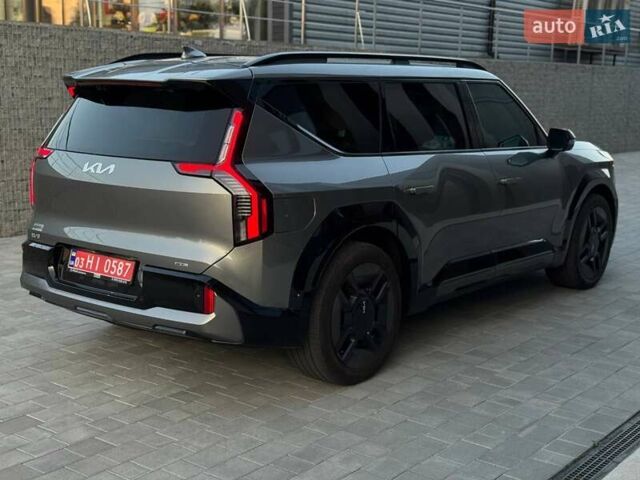 Сірий Кіа EV9, об'ємом двигуна 0 л та пробігом 11 тис. км за 47000 $, фото 9 на Automoto.ua