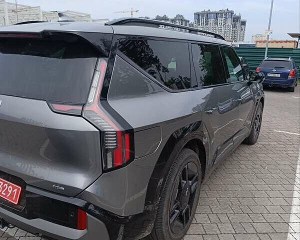 Серый Киа EV9, объемом двигателя 0 л и пробегом 6 тыс. км за 45000 $, фото 4 на Automoto.ua