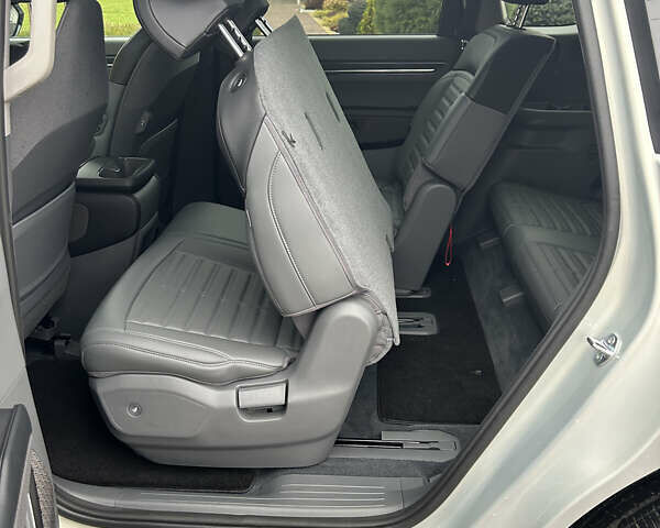 Серый Киа EV9, объемом двигателя 0 л и пробегом 12 тыс. км за 44000 $, фото 13 на Automoto.ua