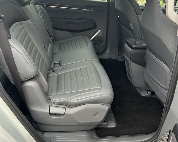 Серый Киа EV9, объемом двигателя 0 л и пробегом 12 тыс. км за 44000 $, фото 18 на Automoto.ua