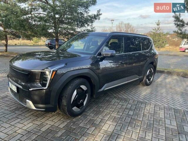 Серый Киа EV9, объемом двигателя 0 л и пробегом 30 тыс. км за 41985 $, фото 17 на Automoto.ua