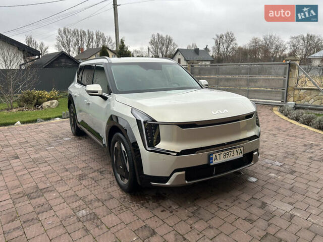 Серый Киа EV9, объемом двигателя 0 л и пробегом 12 тыс. км за 44000 $, фото 6 на Automoto.ua