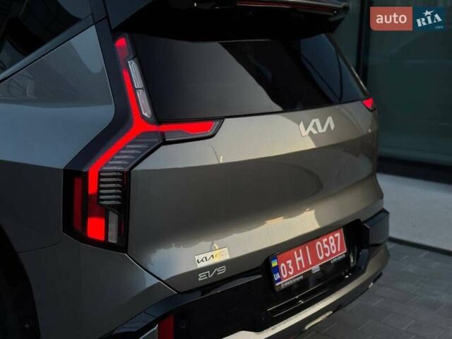 Серый Киа EV9, объемом двигателя 0 л и пробегом 11 тыс. км за 44500 $, фото 15 на Automoto.ua