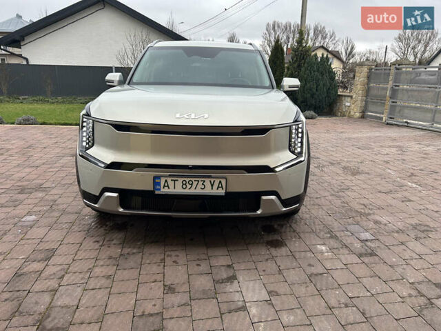 Серый Киа EV9, объемом двигателя 0 л и пробегом 12 тыс. км за 44000 $, фото 1 на Automoto.ua