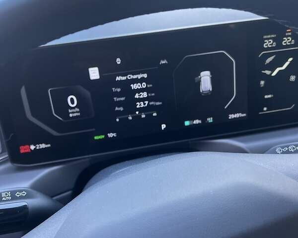 Серый Киа EV9, объемом двигателя 0 л и пробегом 30 тыс. км за 41985 $, фото 6 на Automoto.ua