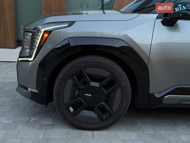 Сірий Кіа EV9, об'ємом двигуна 0 л та пробігом 11 тис. км за 47000 $, фото 19 на Automoto.ua